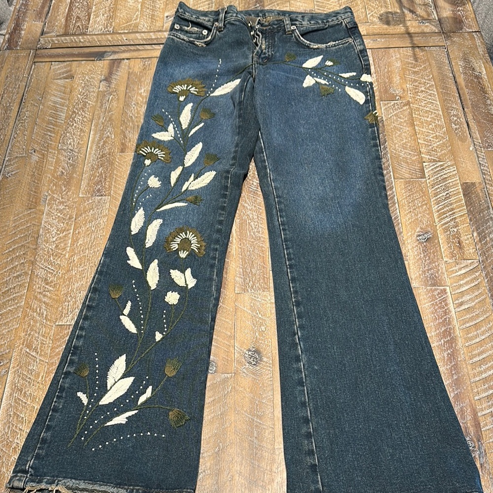 Embroidered Floral Women Jeans